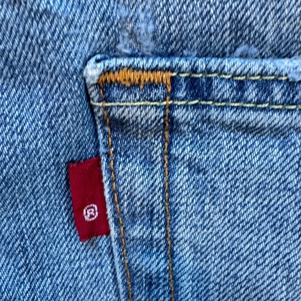Levi's Men's 548 Light Blue Distressed Straight Leg Jeans Blank Tab